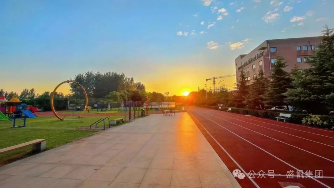 1749108672195281.jpg 1749108672195281.jpg